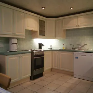  Apartment Centre - Castle Barns