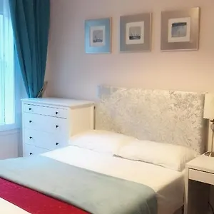  Apartment Edinburgh City Holiday Apartments